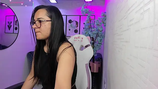 Snapshot of Tiara_rr chatting on 02.08.26 Tiara rr online show from 02.08.26