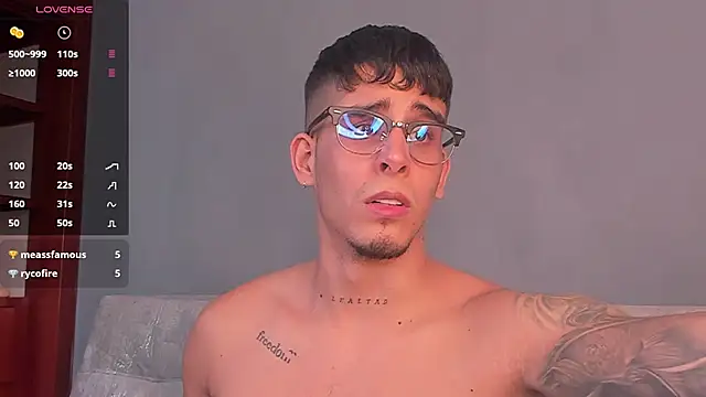 Snapshot of iamcamiloo_ chatting on 12.28.24 iamcamiloo online show from 12.28.24