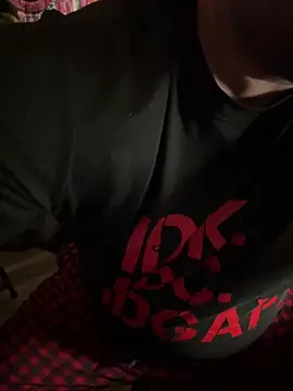 Snapshot of showoff79vers chatting on 01.04.25 showoff79vers online show from 01.04.25