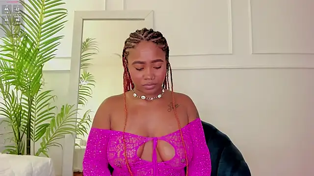 Abril Storm online show from 03.13.25