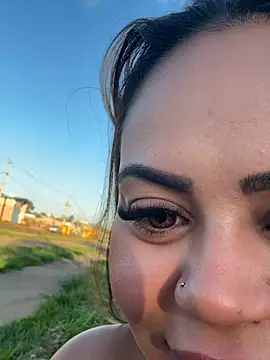 lariic online show from 04.14.26