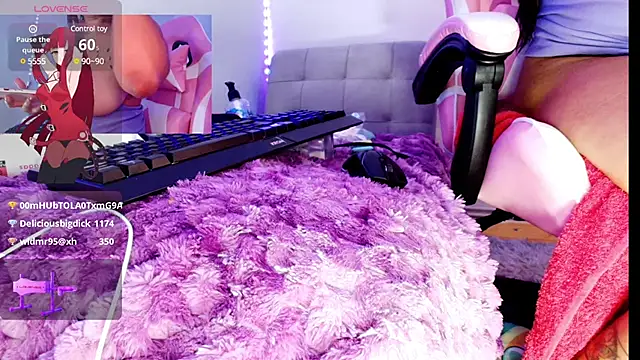 Snapshot of SAMARA_ASS chatting on 12.20.24 SAMARA ASS online show from 12.20.24