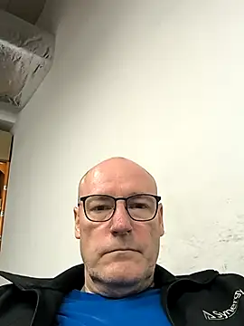 Snapshot of bogland33 chatting on 05.11.26 bogland33 online show from 05.11.26