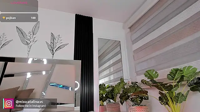 miss catalinaa online show from 04.20.26