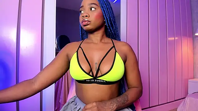 Snapshot of johannaMiller1 chatting on 12.12.24 johannaMiller1 online show from 12.12.24