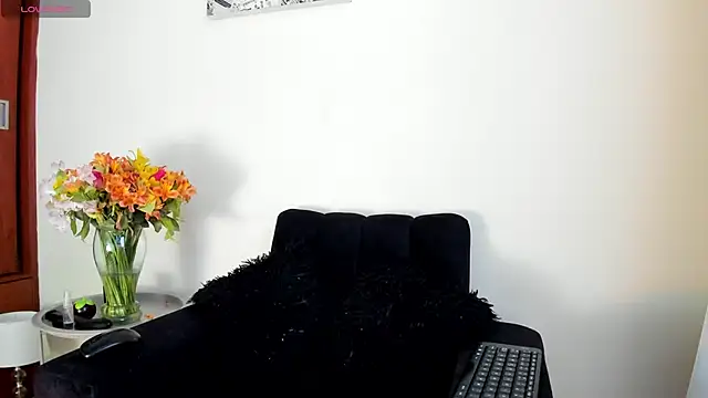 its  angelica  online show from 04.20.26