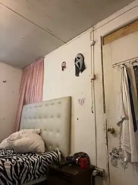 kittyprettybby online show from 11.12.25