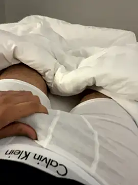 Snapshot of thick_n_hard chatting on 12.01.24 thick n hard online show from 12.01.24