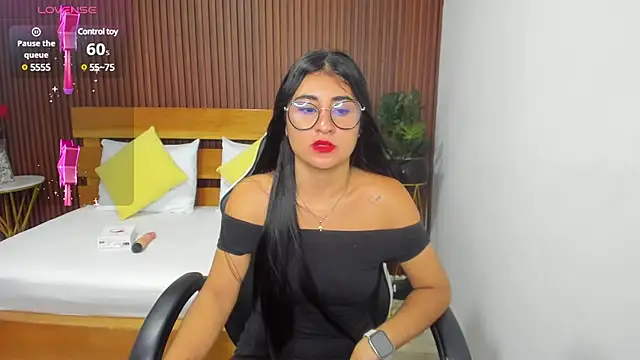 Snapshot of evelin_leroy chatting on 02.25.25 evelin leroy online show from 02.25.25