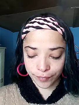 Snapshot of Elvishcassie_ chatting on 11.27.25 Elvishcassie online show from 11.27.25