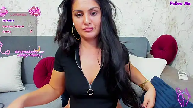 Snapshot of EssexALEXA chatting on 10.25.25 EssexALEXA online show from 10.25.25