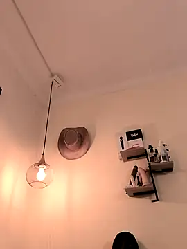 evafoxs online show from 12.20.25