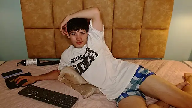 AlejooTwink online show from 03.05.25