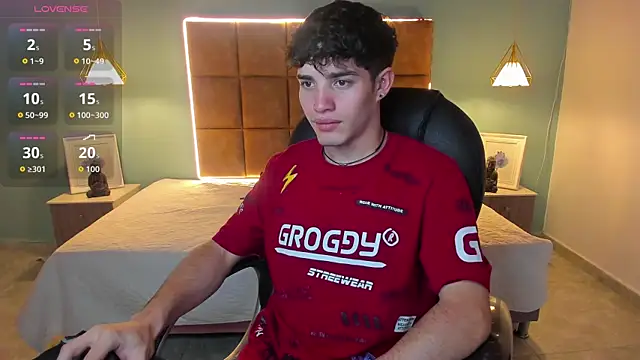 AlejooTwink online show from 10.28.25