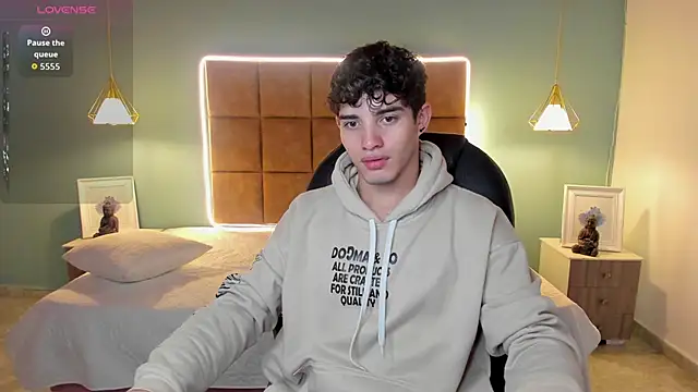 AlejooTwink online show from 11.17.25