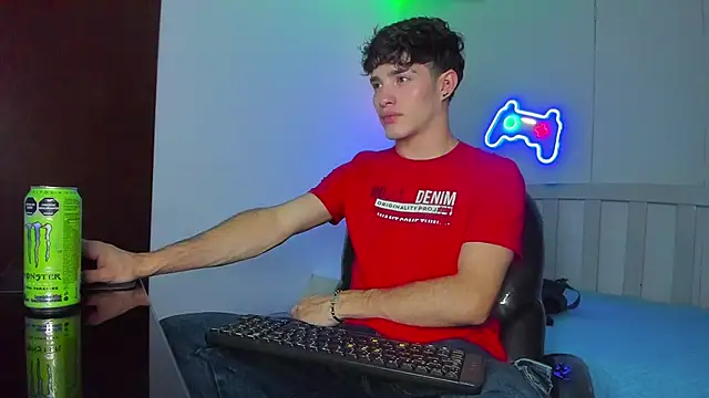 AlejooTwink online show from 12.13.25