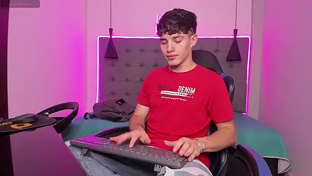 AlejooTwink online show from 04.20.26