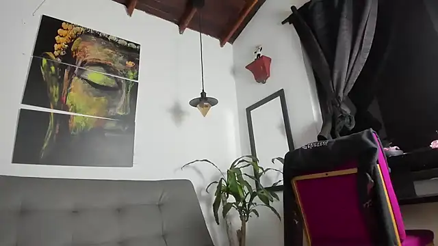 Layla 707 online show from 03.18.25