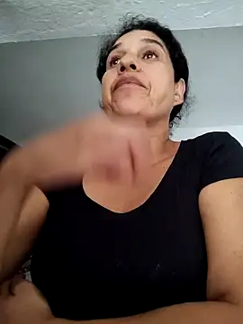 Snapshot of siri_duque chatting on 02.05.25 siri duque online show from 02.05.25