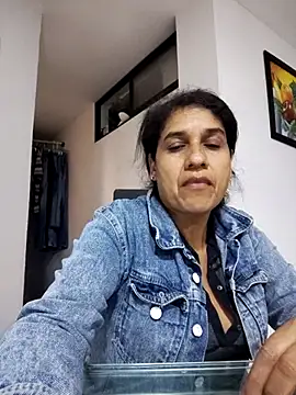 Snapshot of siri_duque chatting on 02.17.25 siri duque online show from 02.17.25