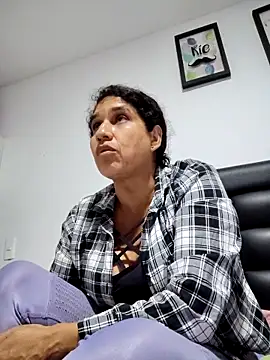 Snapshot of siri_duque chatting on 03.04.25 siri duque online show from 03.04.25