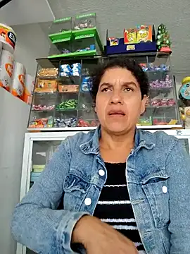 Snapshot of siri_duque chatting on 03.18.25 siri duque online show from 03.18.25