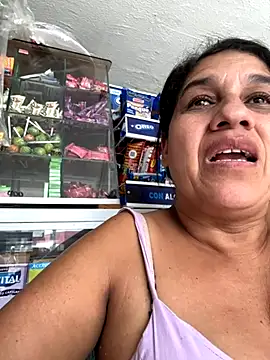 Snapshot of siri_duque chatting on 10.17.25 siri duque online show from 10.17.25