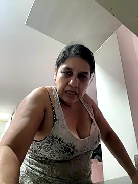 Snapshot of siri_duque chatting on 10.19.25 siri duque online show from 10.19.25