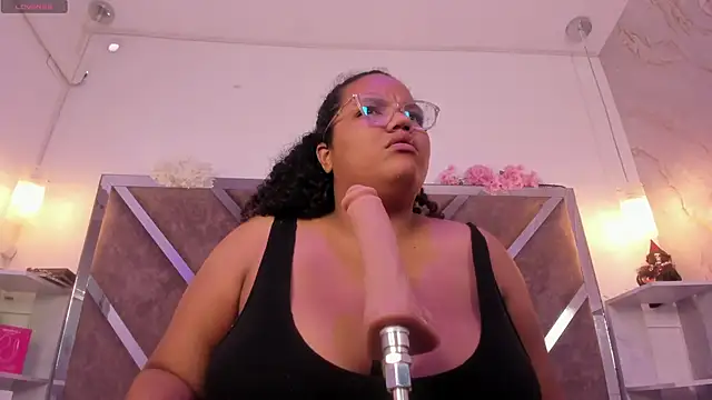 MhiaRey online show from 11.05.25