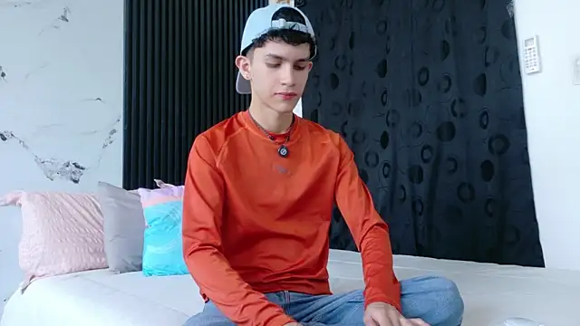 Noah tyler  online show from 03.21.26