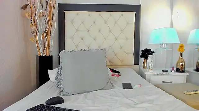 GaleHodge online show from 09.20.25