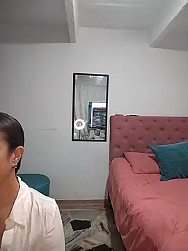 Snapshot of Venus-Wood chatting on 05.04.26 Venus-Wood online show from 05.04.26