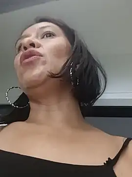 Snapshot of Slut_Milf_ chatting on 01.16.25 Slut Milf  online show from 01.16.25