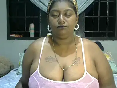 Snapshot of indiansuga chatting on 02.02.25 indiansuga online show from 02.02.25