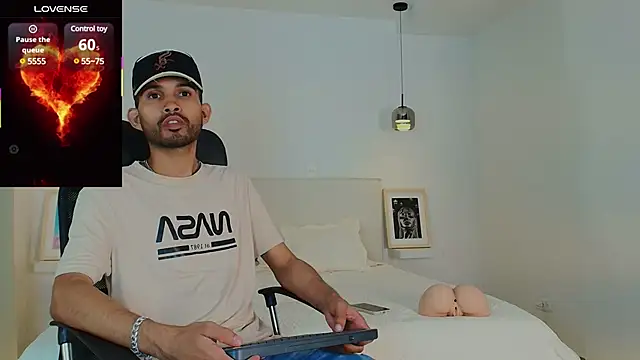  miguel0 online show from 02.25.25