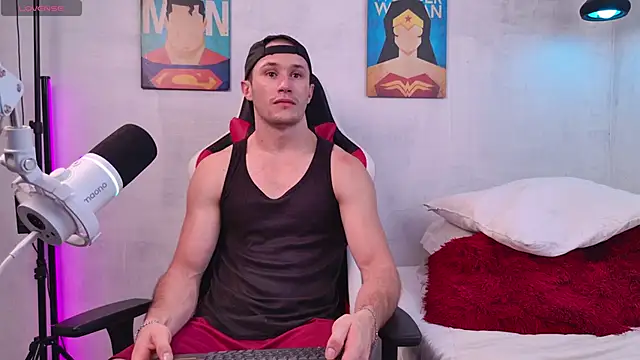 Snapshot of AxelFairchaild chatting on 01.04.25 AxelFairchaild online show from 01.04.25