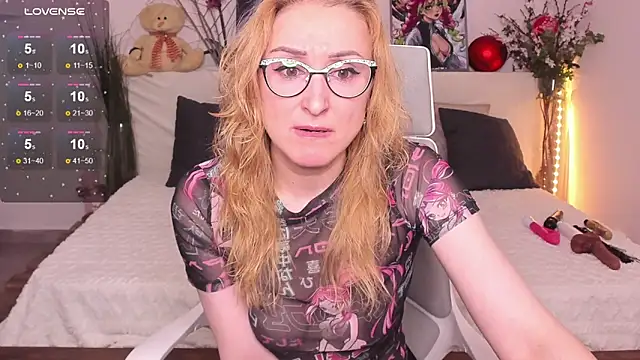 Snapshot of MadissonKiss chatting on 10.15.25 MadissonKiss online show from 10.15.25