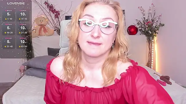 Snapshot of MadissonKiss chatting on 11.13.25 MadissonKiss online show from 11.13.25