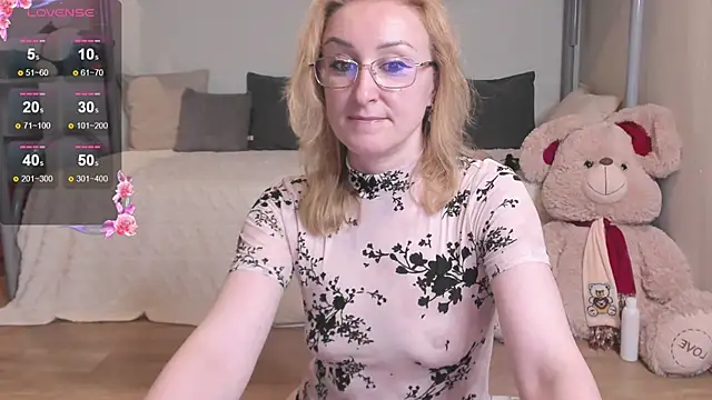 Snapshot of MadissonKiss chatting on 06.28.26 MadissonKiss online show from 06.28.26