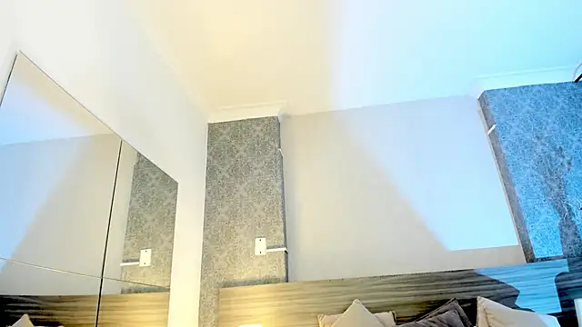 Snapshot of Mistyca chatting on 10.03.25 Mistyca online show from 10.03.25