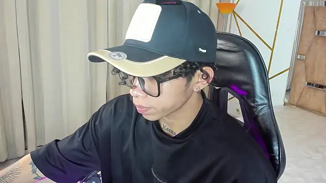 AkazaBoy  online show from 05.06.26