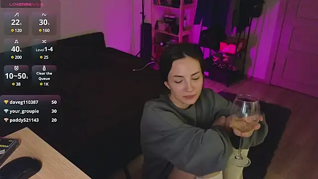 Snapshot of Space_X_Roxy_ chatting on 12.13.24 Space X Roxy online show from 12.13.24