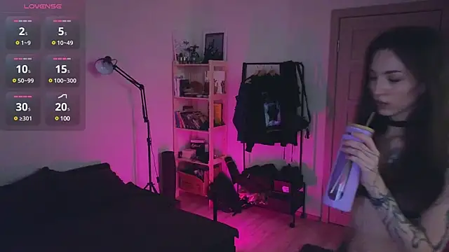 Snapshot of Space_X_Roxy_ chatting on 12.26.24 Space X Roxy online show from 12.26.24