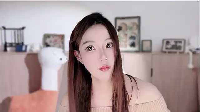 Natasha520 online show from 10.26.25