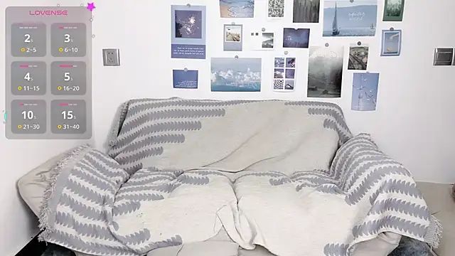 Snapshot of LiLiYbaby chatting on 12.10.24 LiLiYbaby online show from 12.10.24