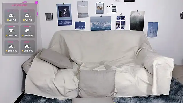 Snapshot of LiLiYbaby chatting on 12.21.24 LiLiYbaby online show from 12.21.24