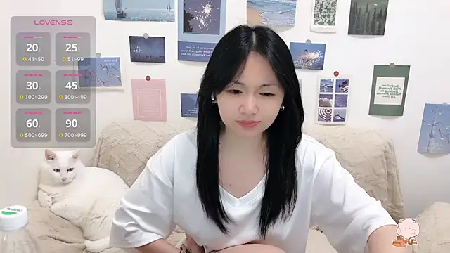 Snapshot of LiLiYbaby chatting on 10.15.25 LiLiYbaby online show from 10.15.25