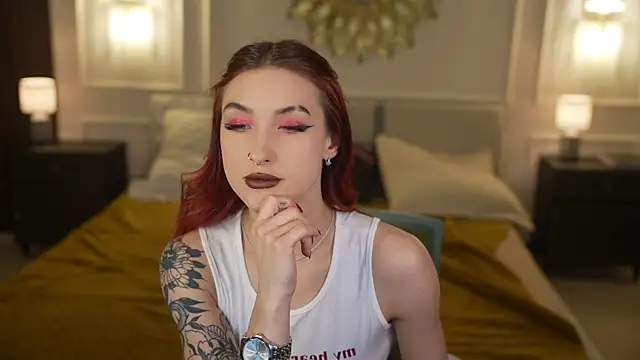 Magnetic Mia  online show from 03.31.26