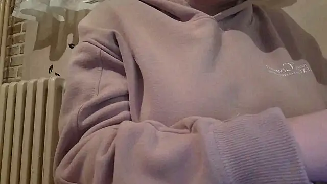 Snapshot of AalinnaK chatting on 02.26.25 AalinnaK online show from 02.26.25