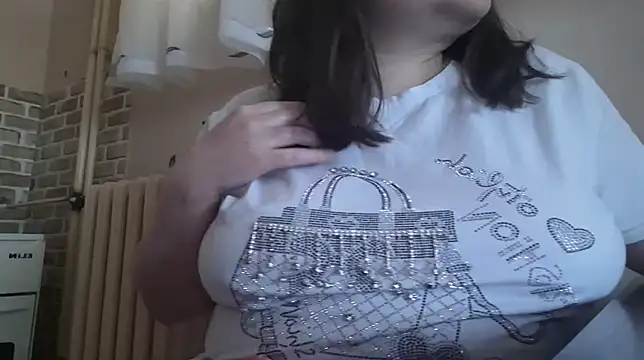 Snapshot of AalinnaK chatting on 03.06.25 AalinnaK online show from 03.06.25